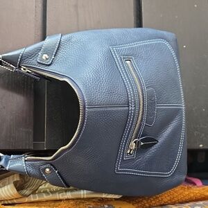 Blue pebble Penelope